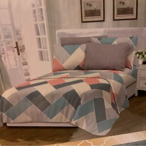 NWT Queen Hotel Collection Bamboo 1800 Super Soft Comforter Set Gray Blue & Pink